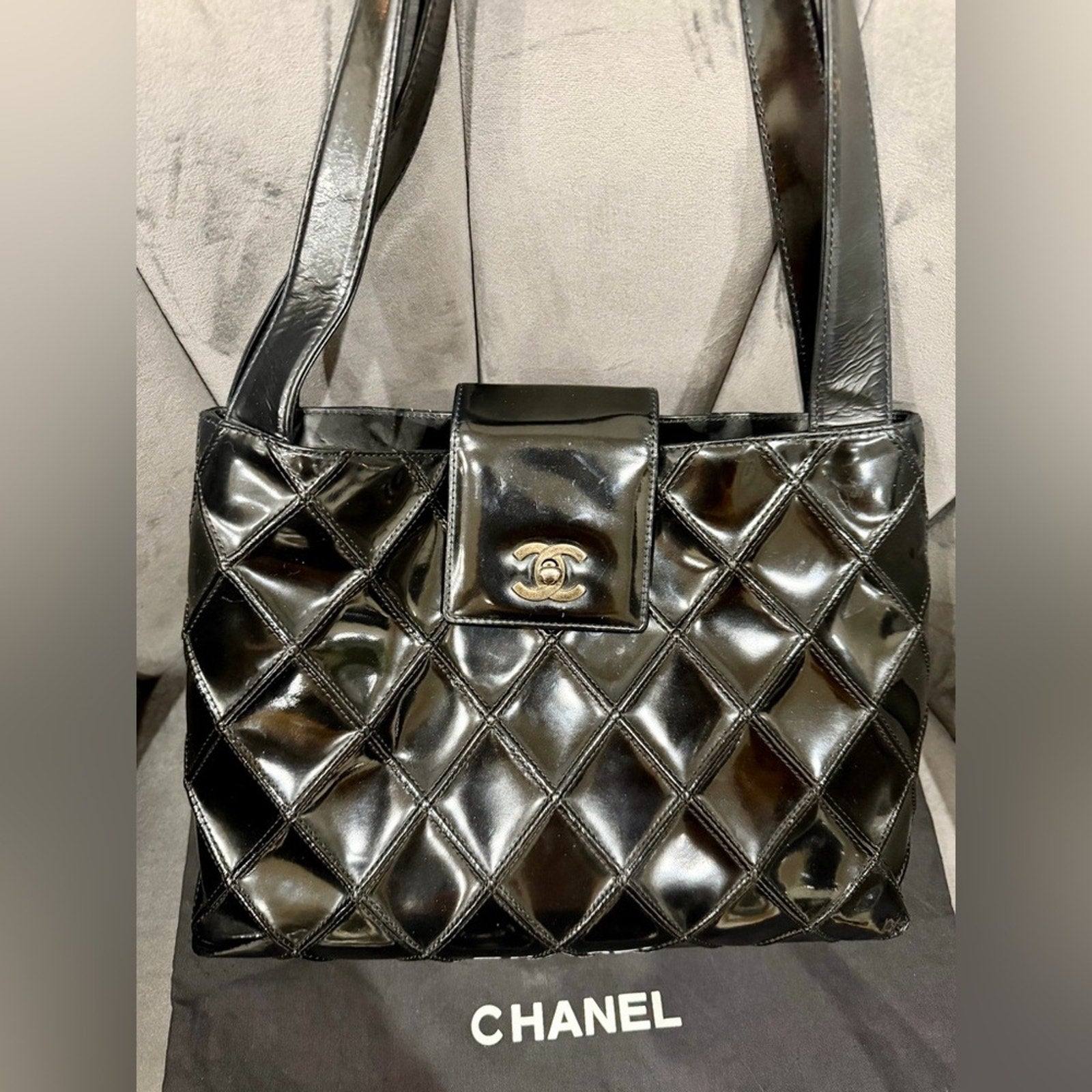 CHANEL Vintage Kelly Turn Lock Shoulder Bag