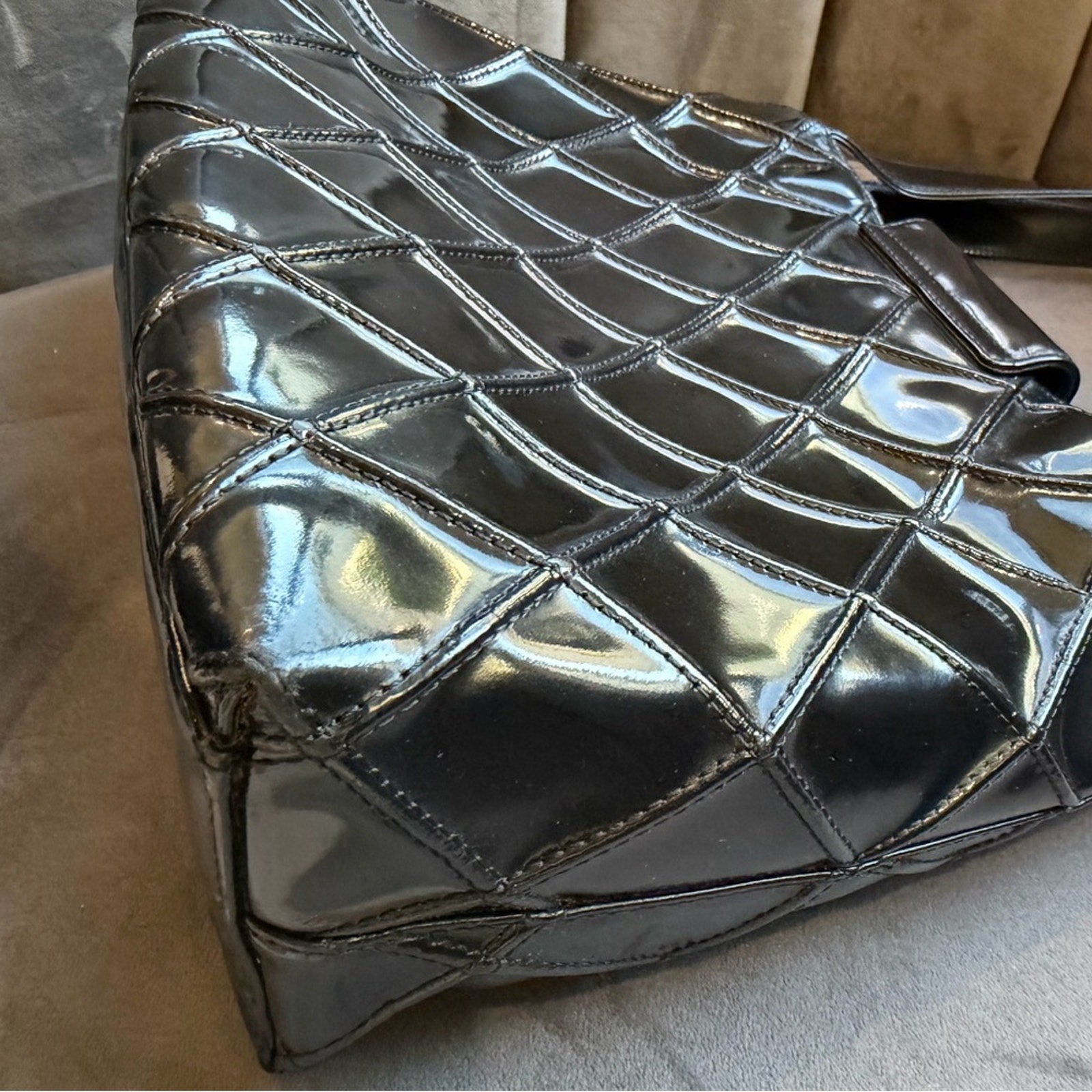CHANEL Vintage Kelly Turn Lock Shoulder Bag