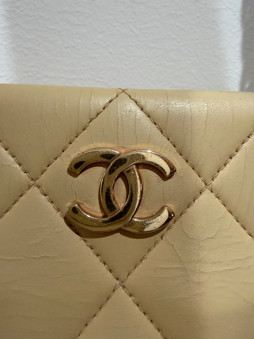 Vintage Chanel Quilted Chain Tote Beige Lambskin 24k gold hardware