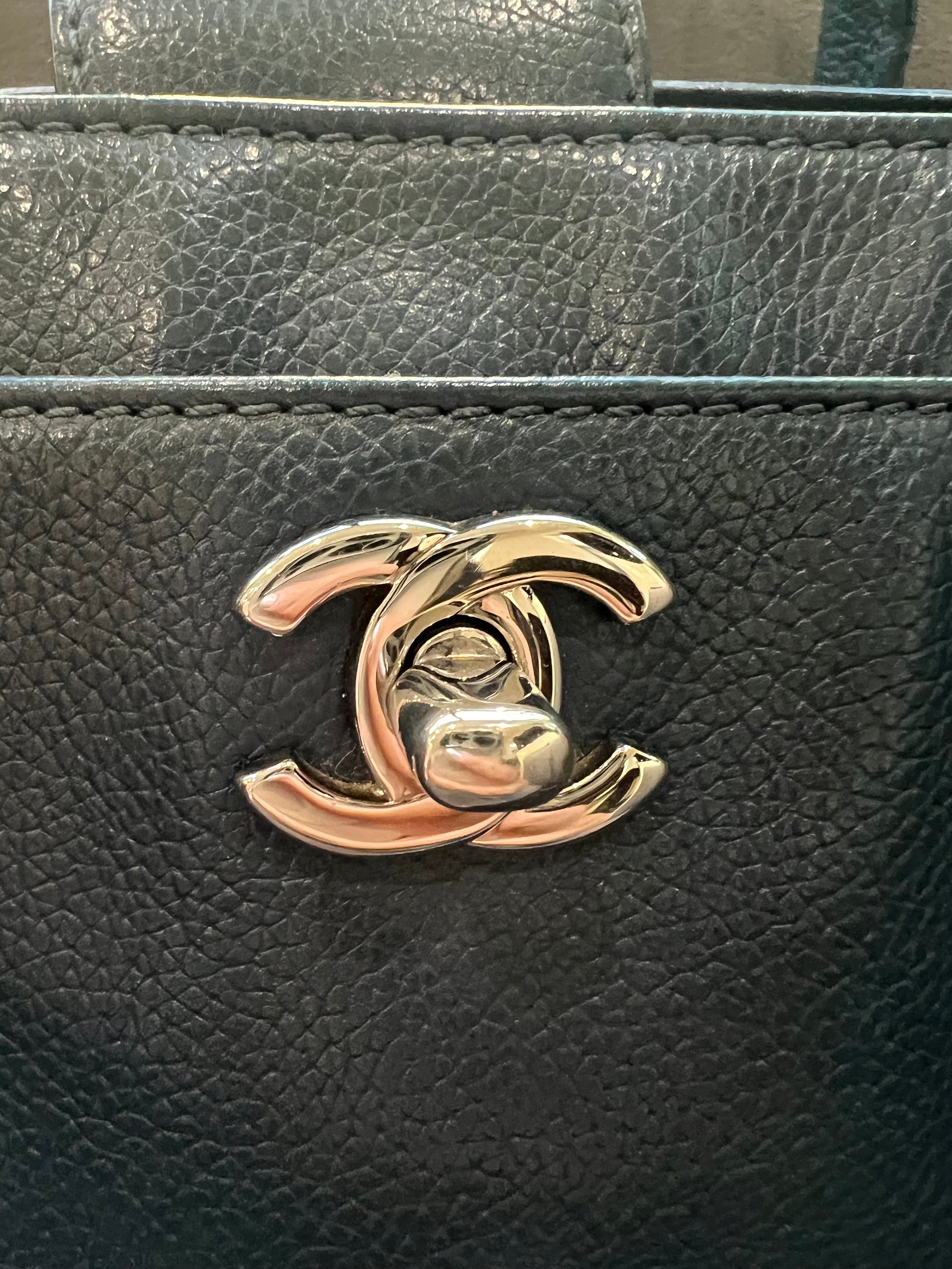 CHANEL Executive Cerf Tote