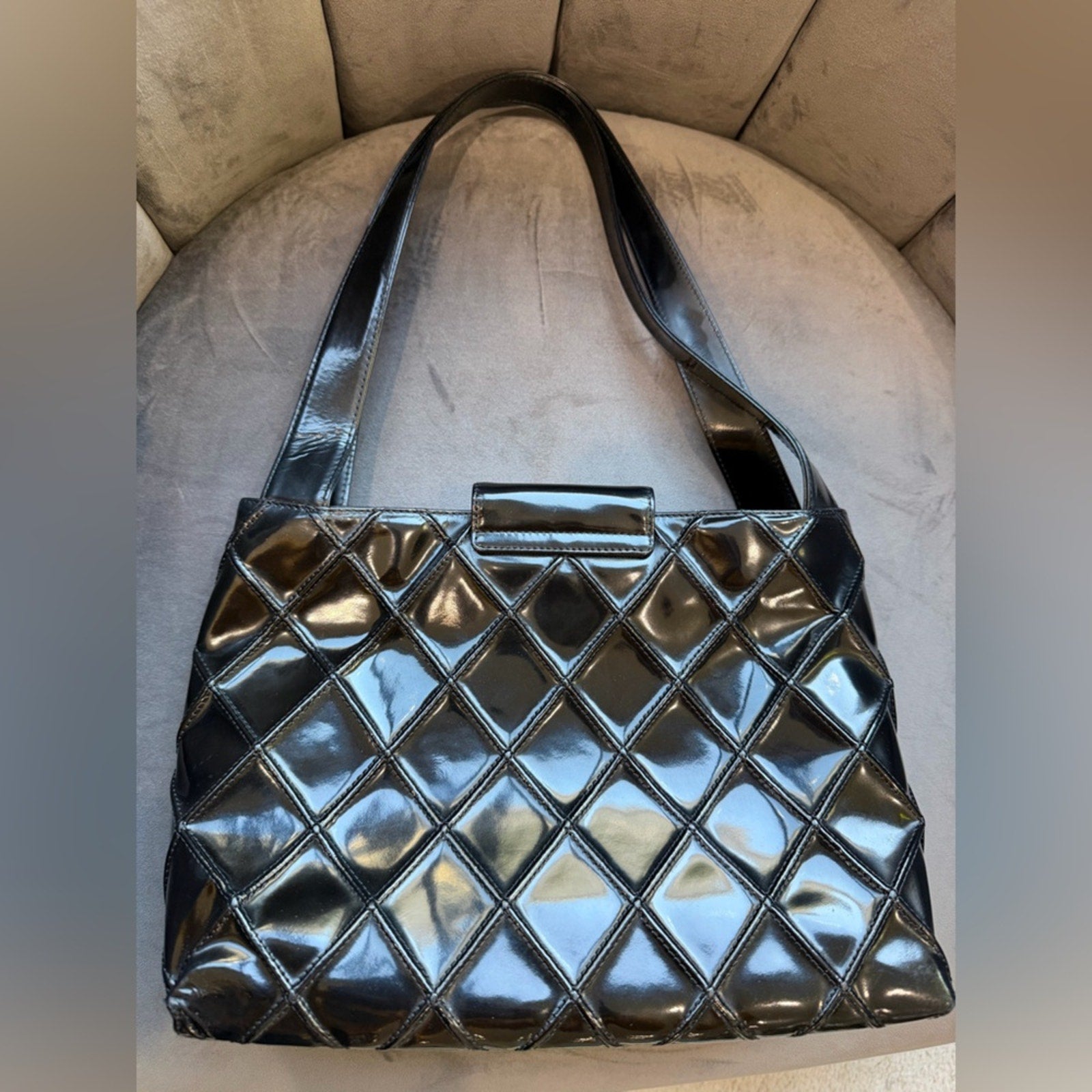 CHANEL Vintage Kelly Turn Lock Shoulder Bag