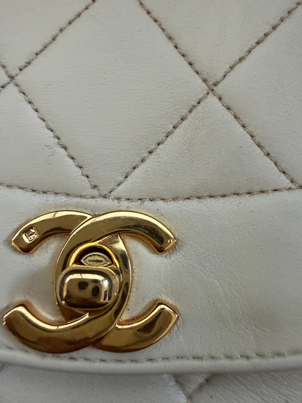 Chanel Diana Flap Bag Beige Lambskin 24k Gold Hardware Vintage Shoulder Bag