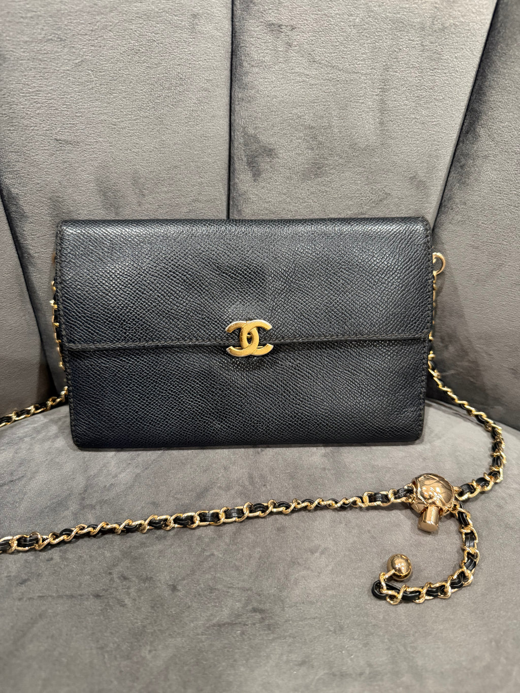 Chanel caviar black wallet on chain