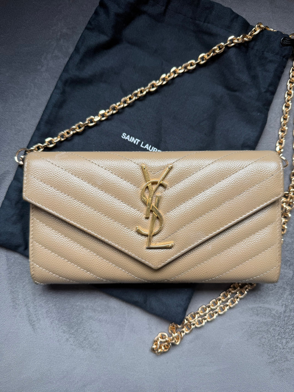 Beige YSL cassandre wallet on chain