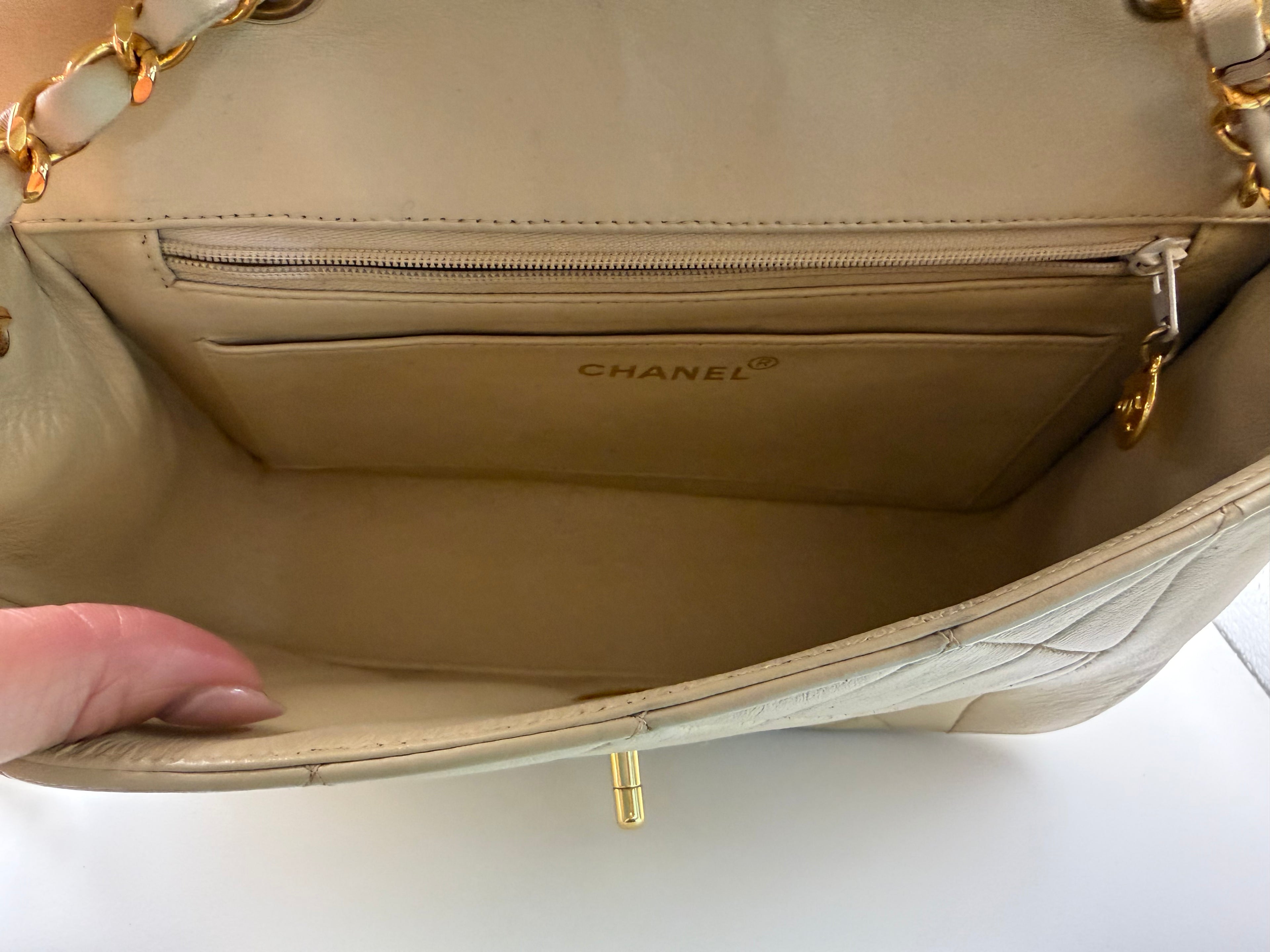 Chanel Diana Flap Bag Beige Lambskin 24k Gold Hardware Vintage Shoulder Bag