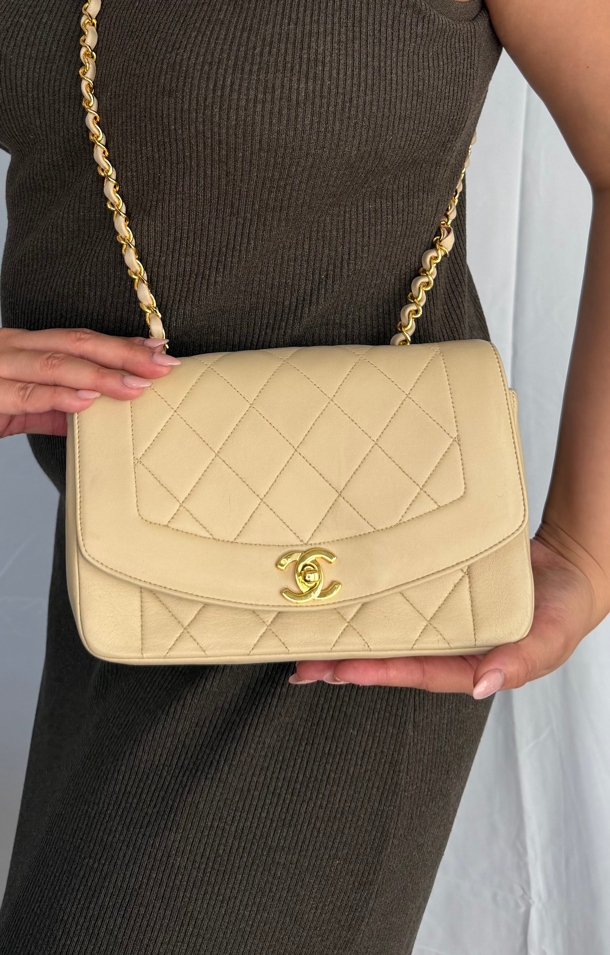 Chanel Diana Flap Bag Beige Lambskin 24k Gold Hardware Vintage Shoulder Bag