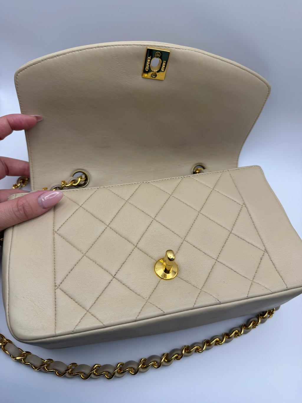 Chanel Diana Flap Bag Beige Lambskin 24k Gold Hardware Vintage Shoulder Bag