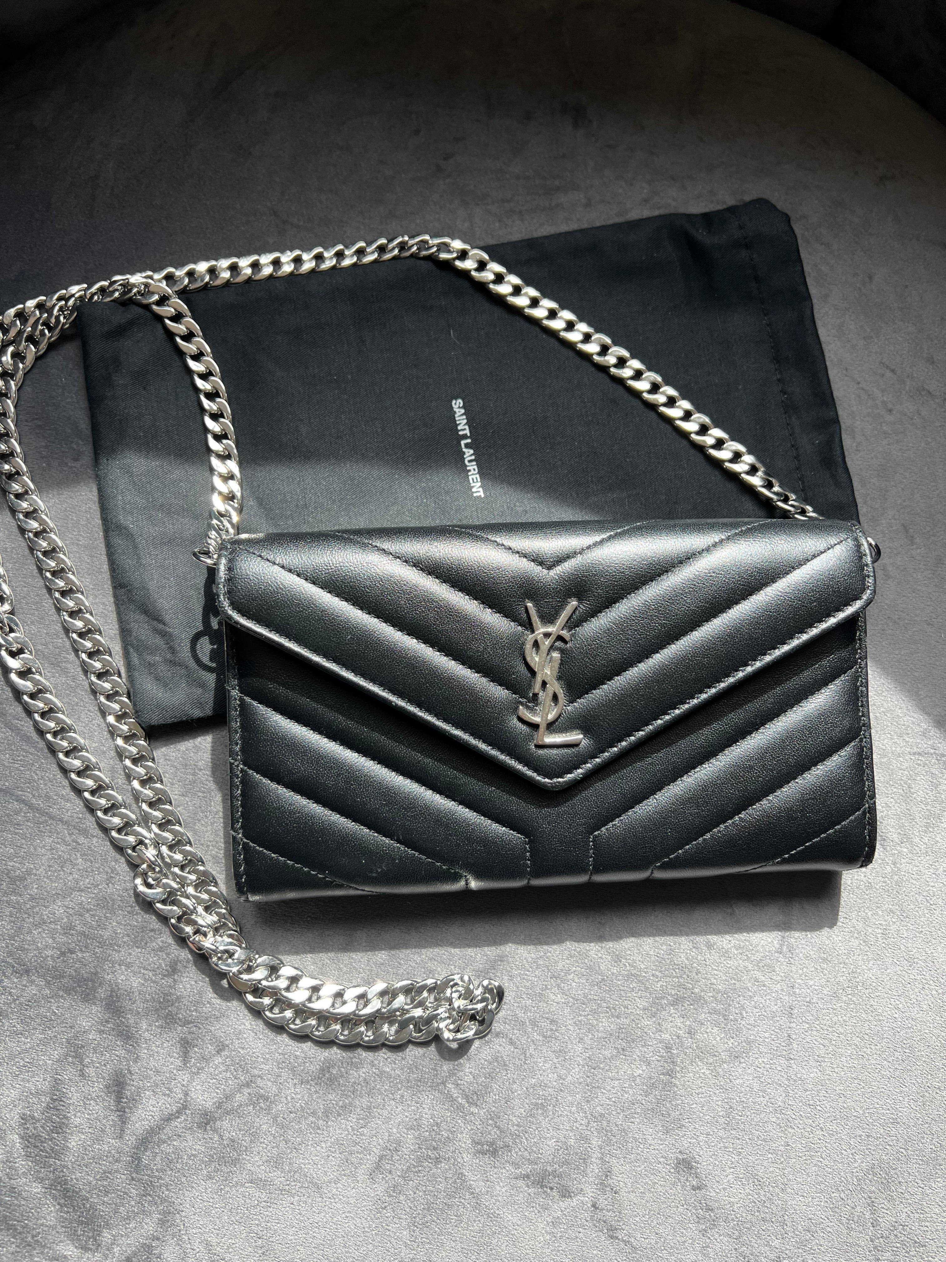 SAINT LAURENT Lou Lou Wallet on Chain