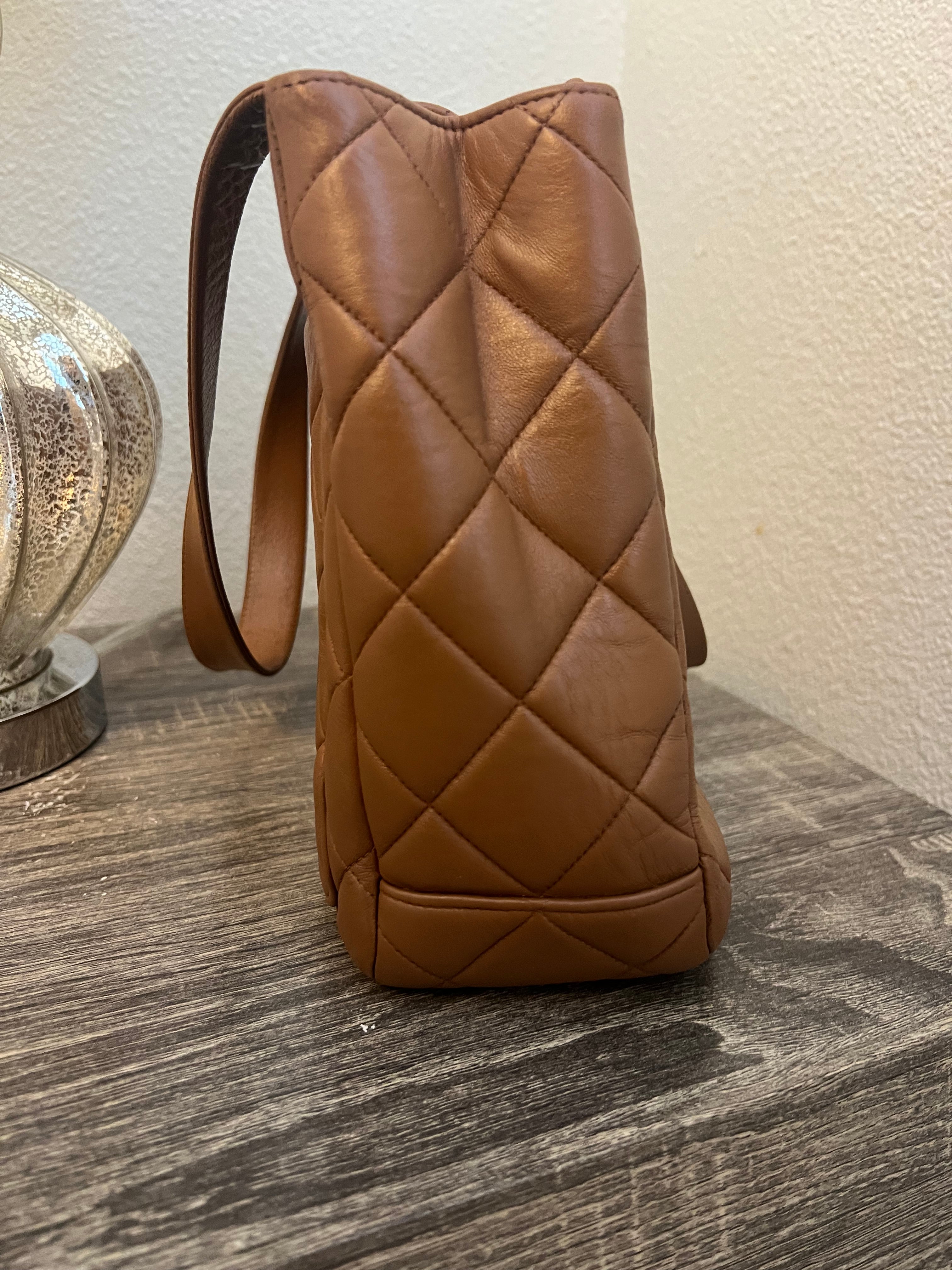 Chanel Kelly vintage turn lock shoulder bag