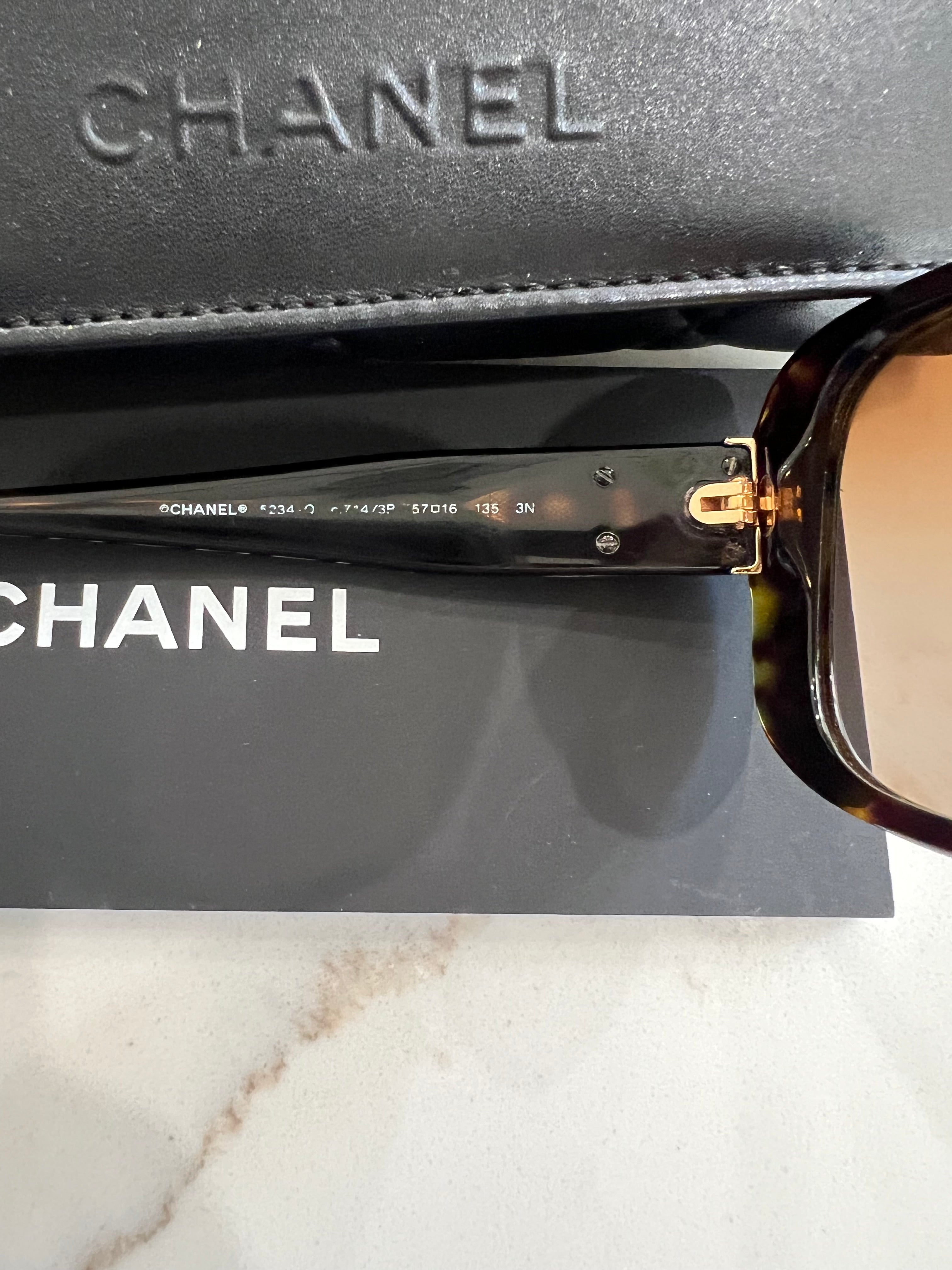 CHANEL CC Turnlock Sunglasses Tortoise