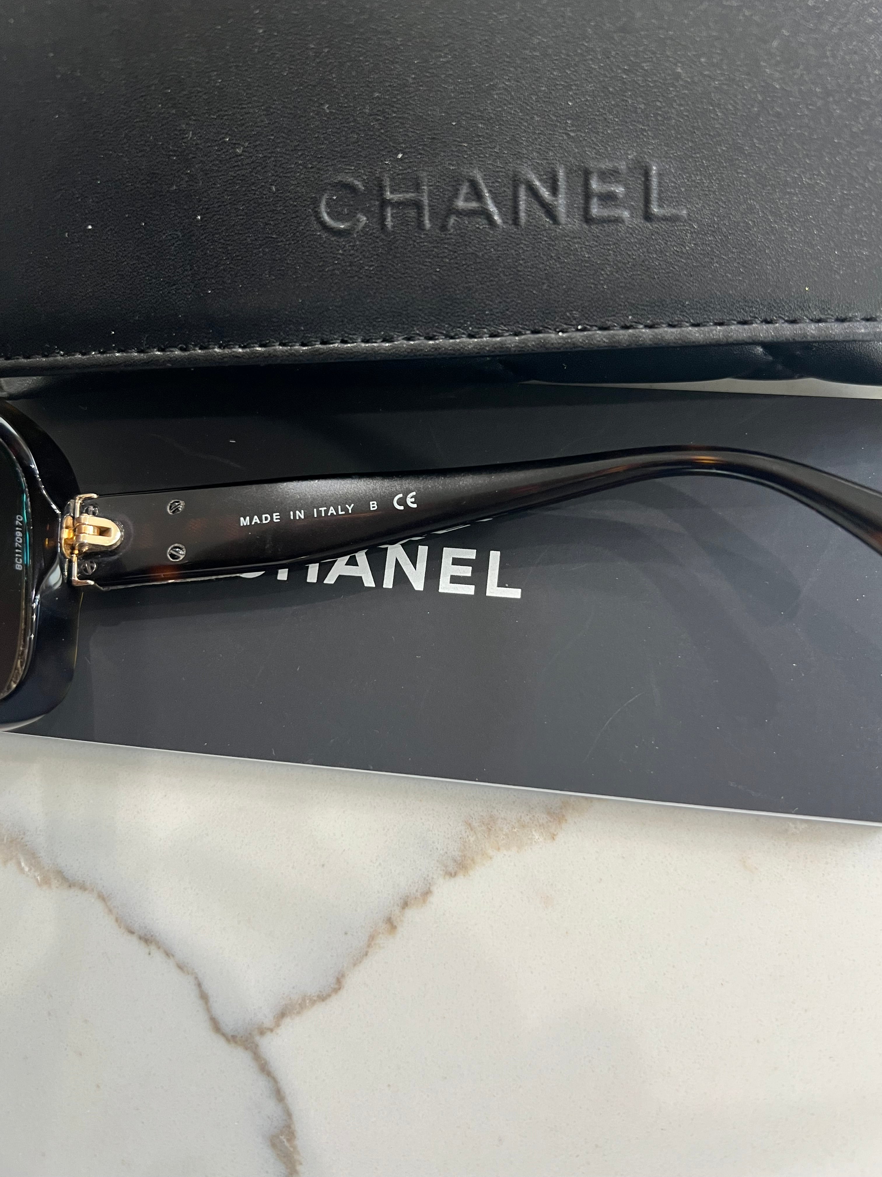 CHANEL CC Turnlock Sunglasses Tortoise