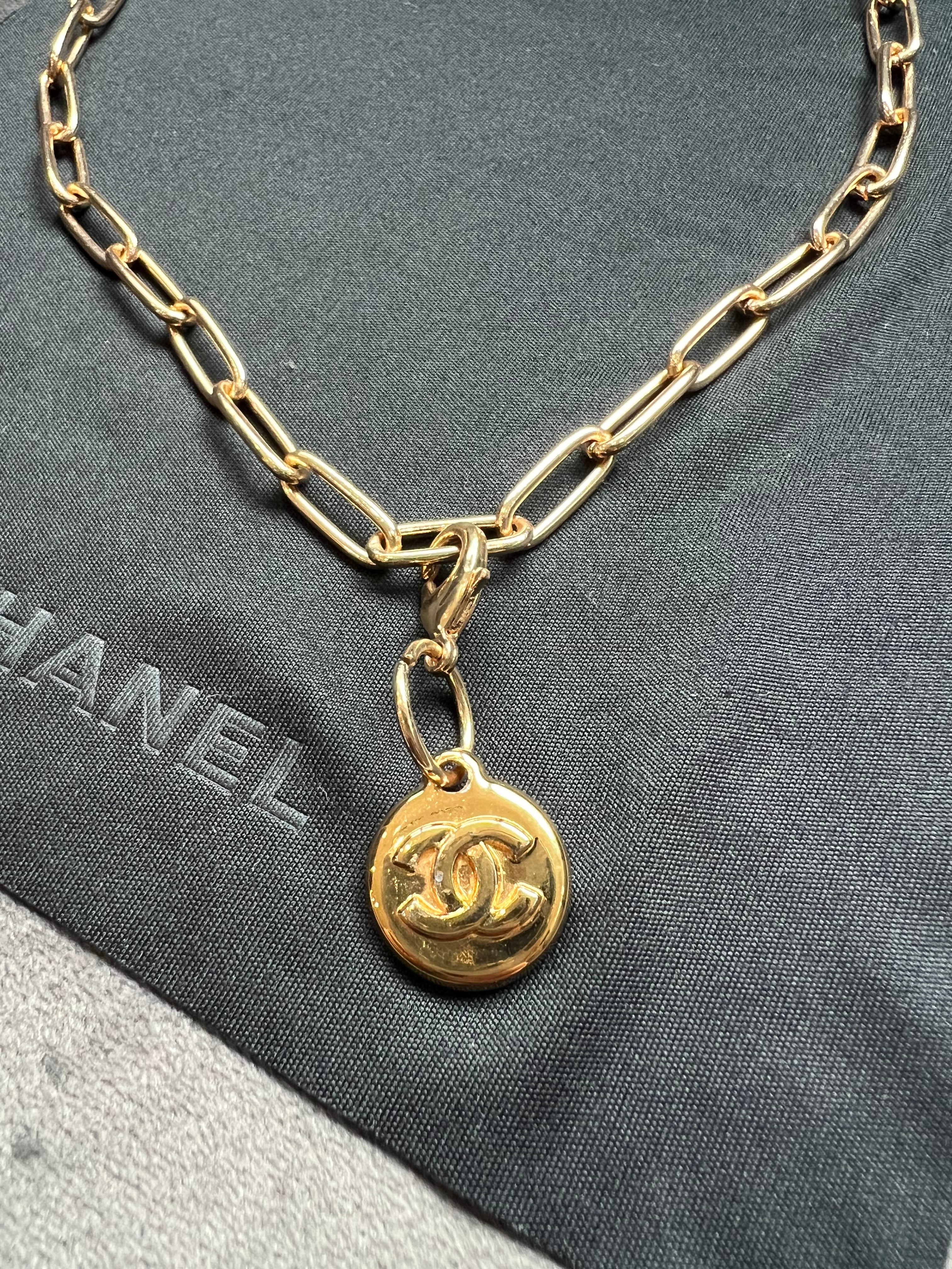 Chanel CC charm necklace - gold chain