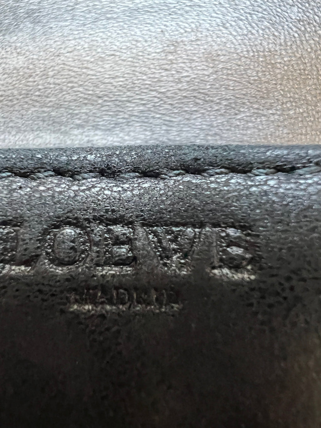 Loewe anagram wallet on chain