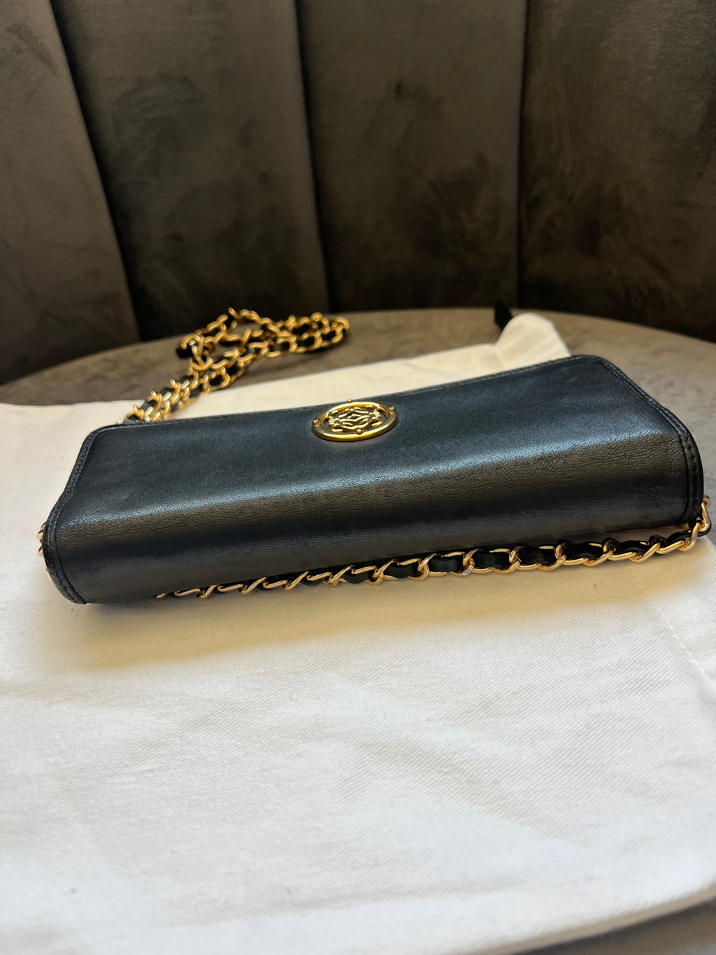 Loewe anagram wallet on chain
