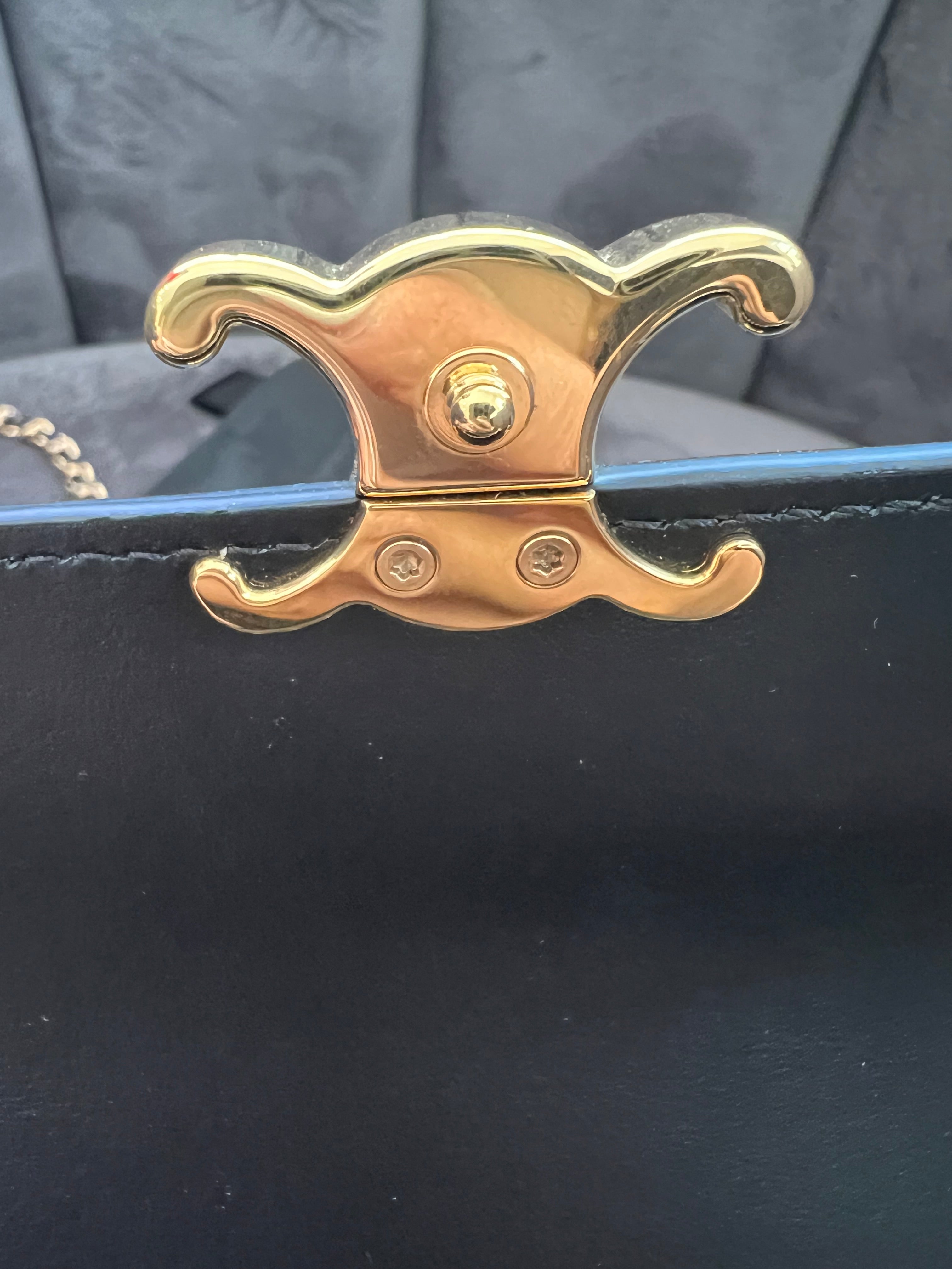 Celine Triomphe wallet on chain