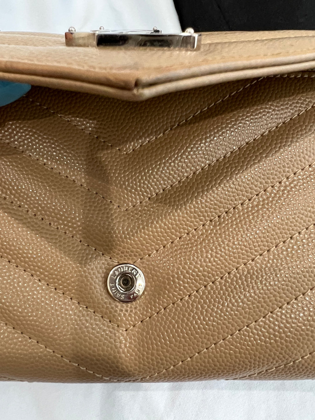 Beige YSL cassandre wallet on chain