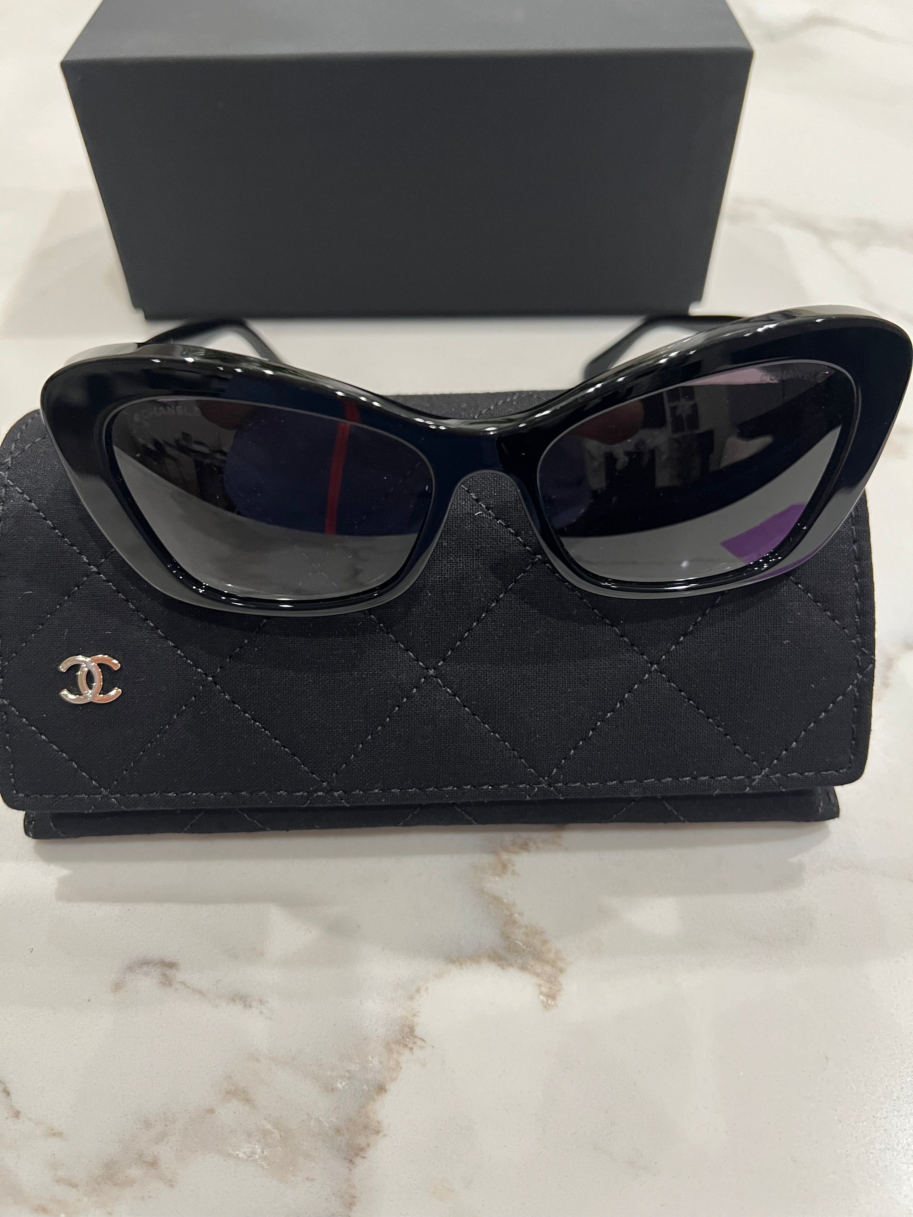 CHANEL Acetate Pearl Cat Eye CC Sunglasses