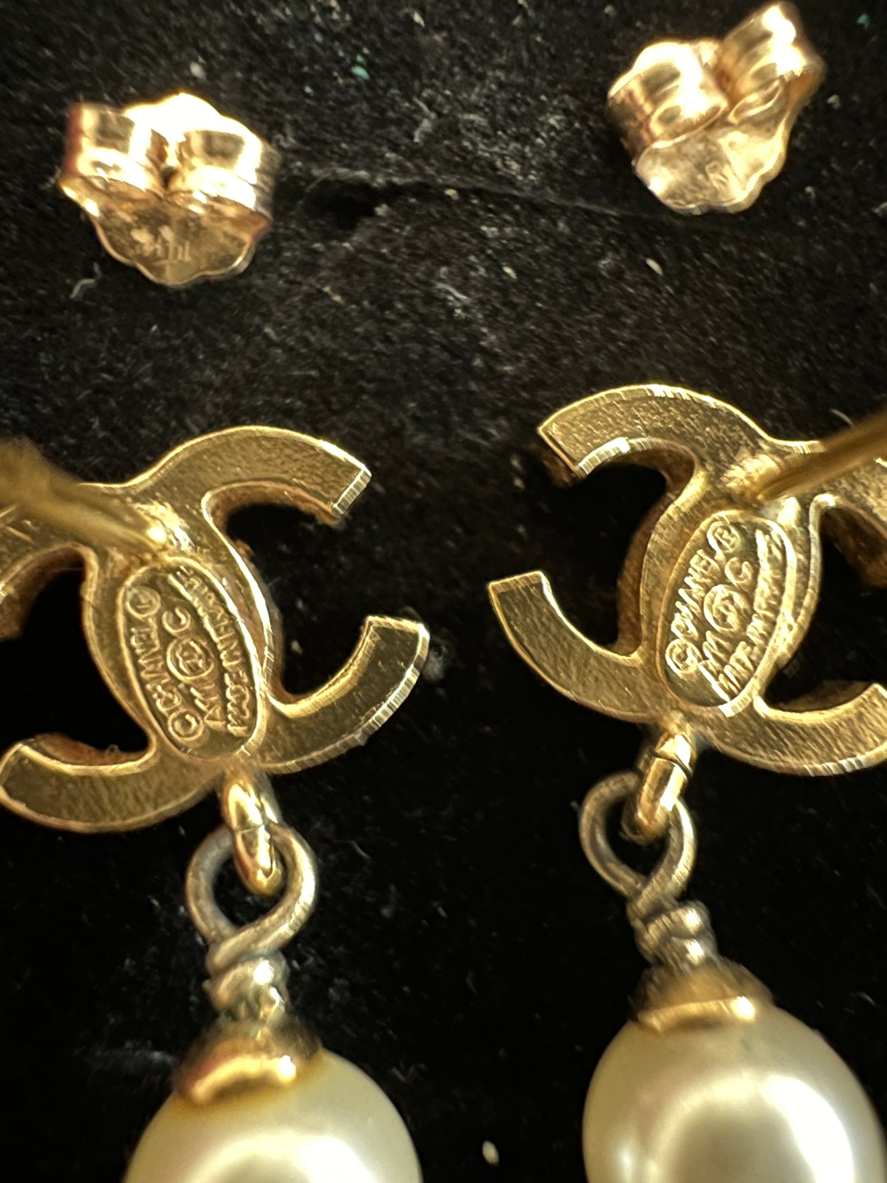 Vintage Chanel CC pearl drop earrings