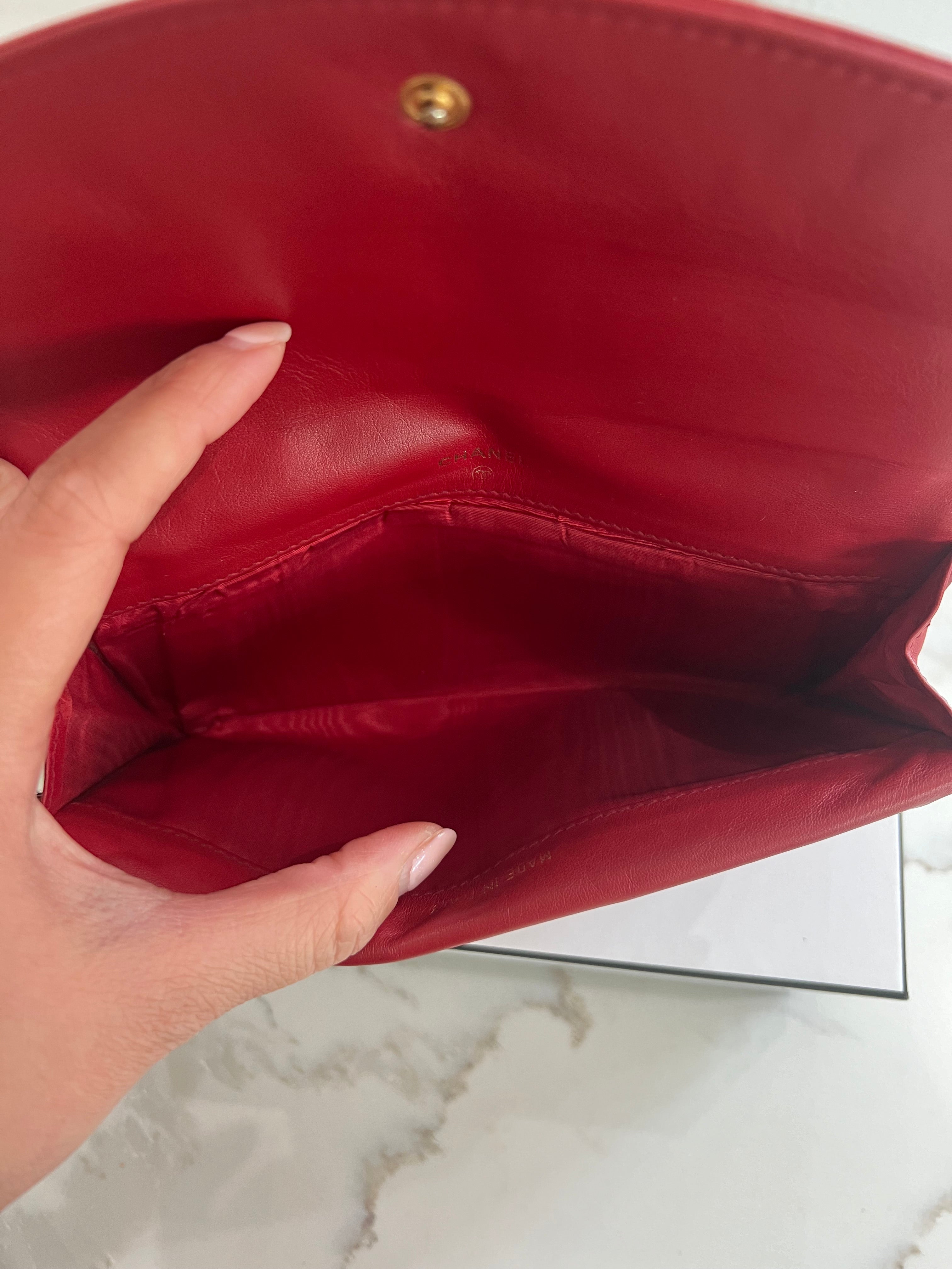 Chanel Caviar Red wallet on chain