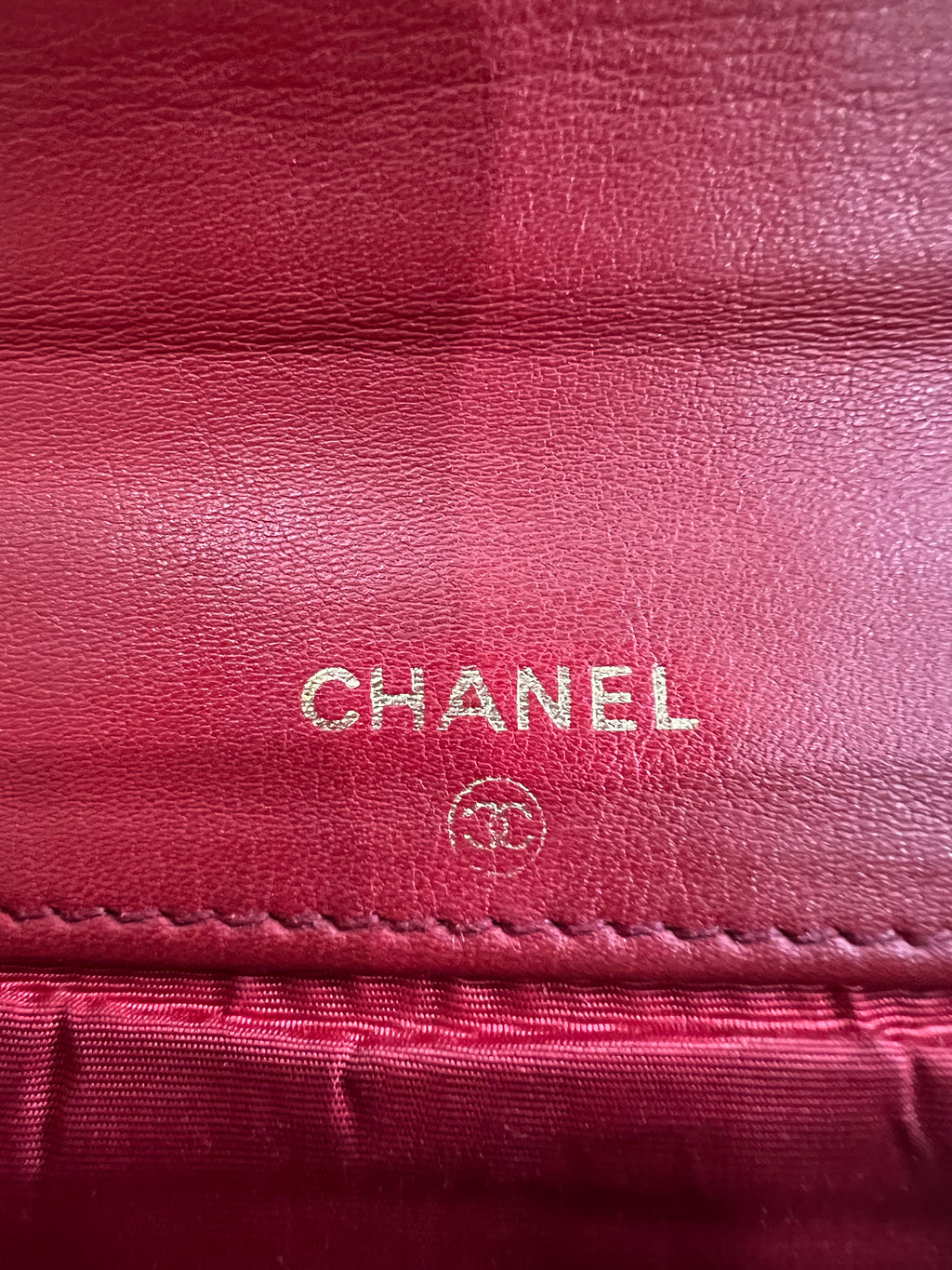 Chanel Caviar Red wallet on chain