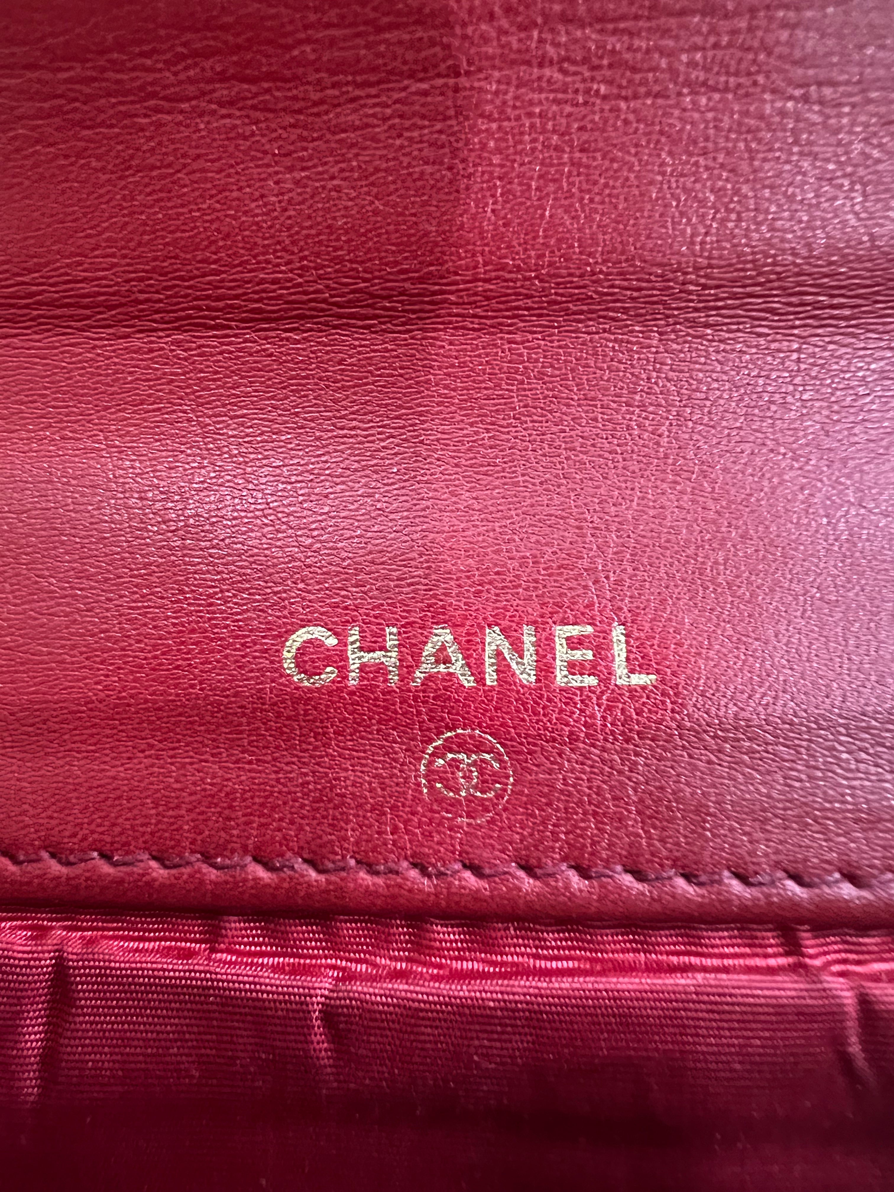 Chanel Caviar Red wallet on chain
