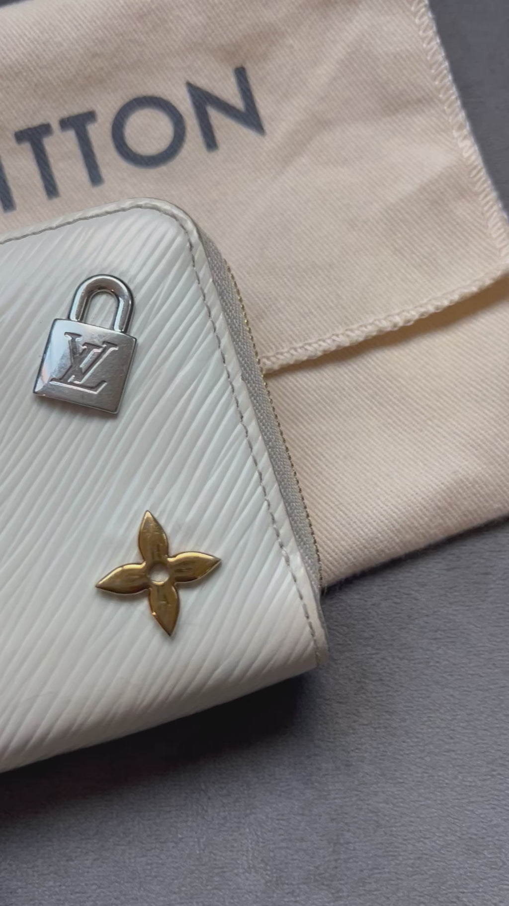 LOUIS VUITTON Love Lock Zippy Wallet White Epi Leather