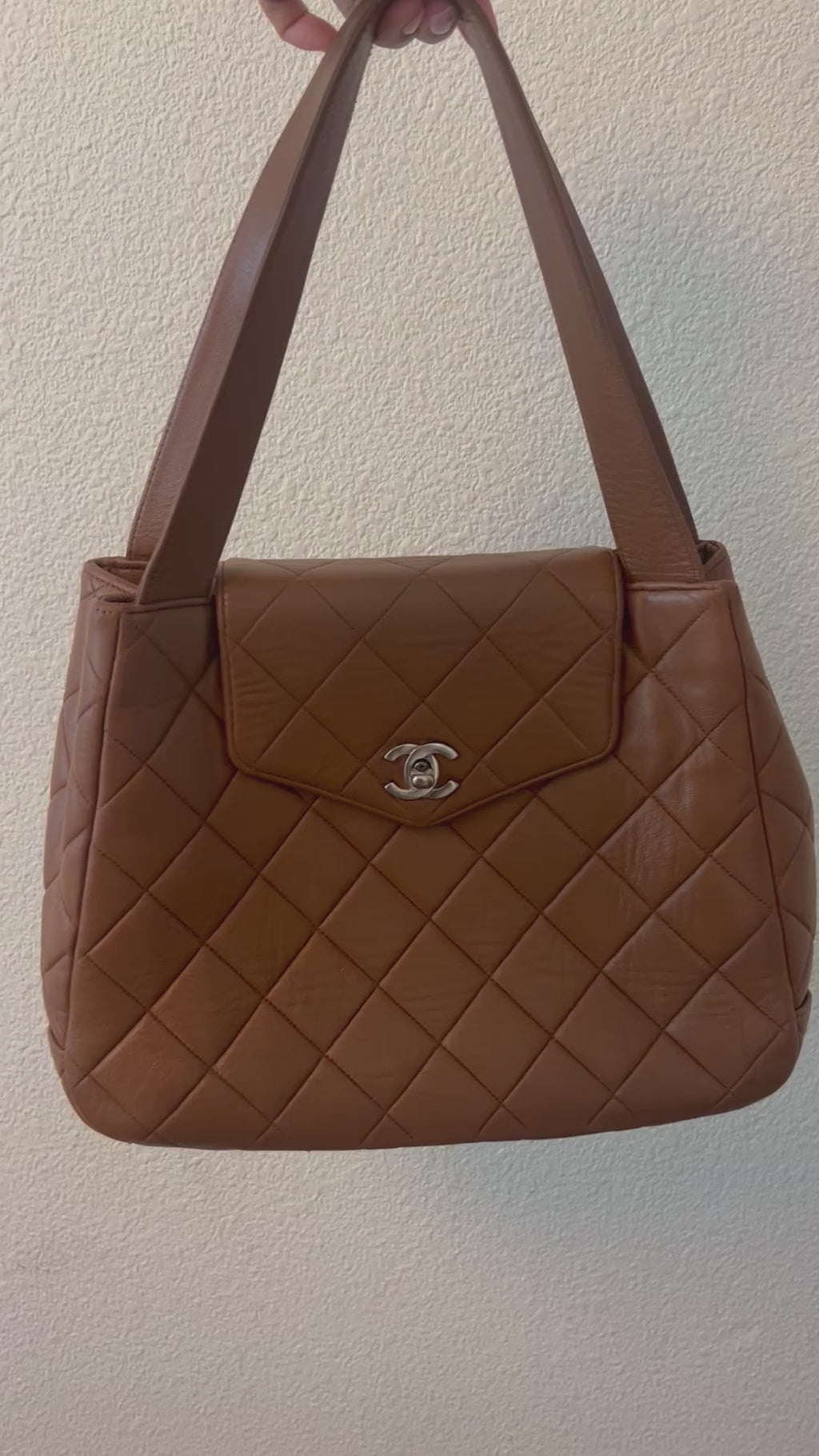 Chanel Kelly vintage turn lock shoulder bag